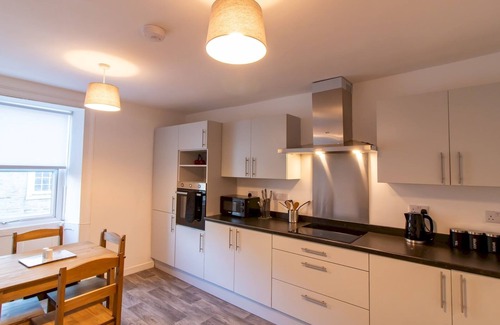 Eastgate Apartamento | Pass the Keys | Bright & Modern Flat | 3Bd + 3Bath | Contractors!