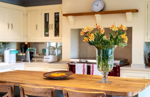 Whichford Casa | Pass the Keys | Spacious Country Retreat | Stunning Cotswold Views