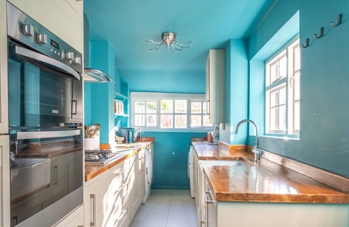 Henley Casa | Pass the Keys | Cosy cottage, walking distance to Hart Street