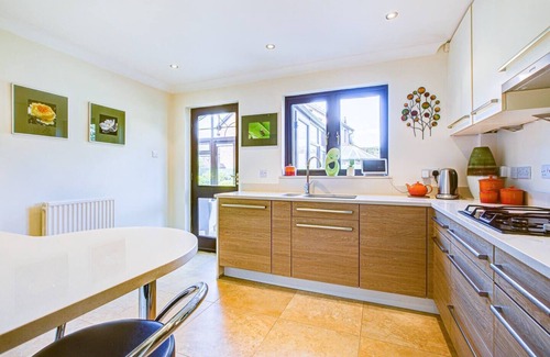 Barling Casa | Pass the Keys | Beautiful house in Thorpe Bay
