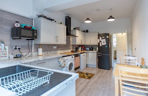 Southend-on-Sea Casa | Pass the Keys |Large 4 bedroom house near Southend
