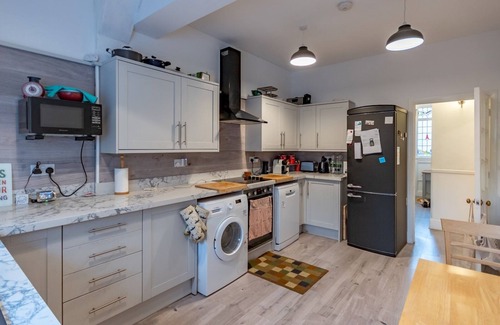 Southend-on-Sea Casa | Pass the Keys |Large 4 bedroom house near Southend