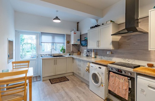 Southend-on-Sea Casa | Pass the Keys |Large 4 bedroom house near Southend