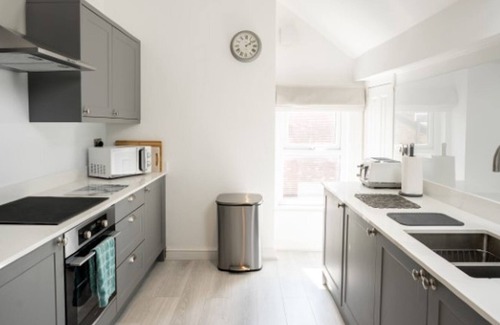 Hoylake Apartamento | Pass the Keys | Golfer's paradise with views of Royal Liverpool Golf Club