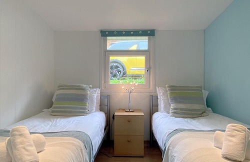 Mumbles Casa | Pass the Keys Gower BEACH Staycation Caswell Bay - Sleeps 4