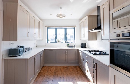 Hawkwell Casa | Pass the Keys | Hawkwell Retreat 5 Bedroom home | Hockley
