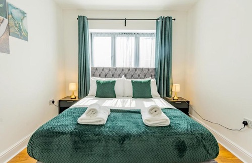 Hawkwell Casa | Pass the Keys Hawkwell Hideaway Large 4 bedroom Home Hockley