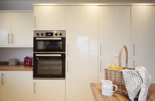 Pentraeth Casa | Pass the Keys | Home With Hot Tub Close to Beach