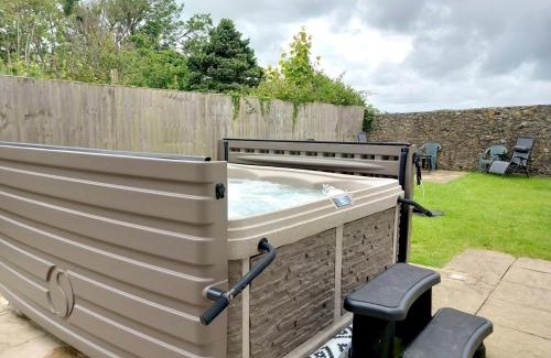 Pentraeth Casa | Pass the Keys Home With Hot Tub Close to Beach