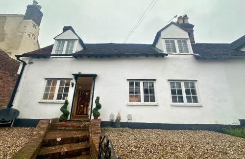 Colchester Casa | Pass the Keys Honeymooners Heven