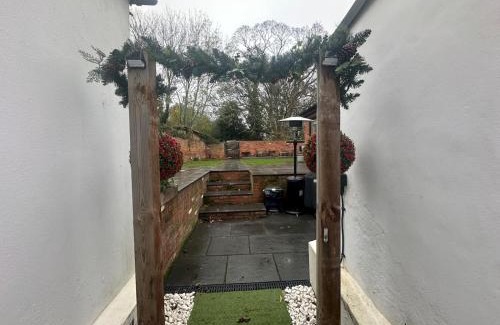 Colchester Casa | Pass the Keys Honeymooners Heven