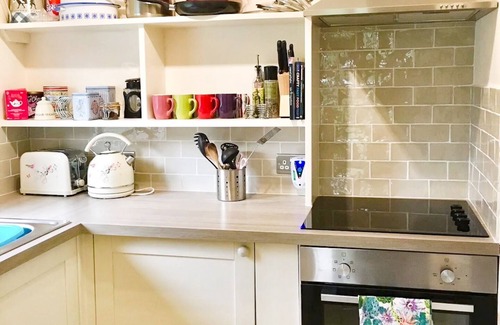 Wedmore Cabaña | Pass the Keys | Ian's Cottage, Wedmore - country cottage for two