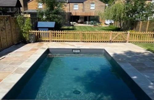 Dulwich Casa | Pass the Keys London Spacious Dulwich family house with Pool
