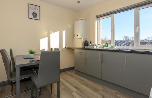 Leeds Apartamento | Pass the Keys Love Blooms in Lower Wortley - Couples Hideout with a Shared Kitchen