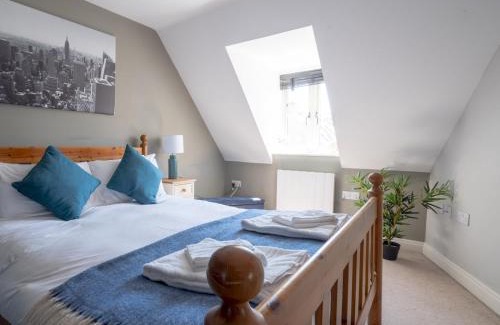 Cheltenham Casa | Pass the Keys Lovely 4 bedroom family home with garden parking