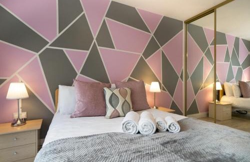 Belfast Casa | Pass the Keys Lovely 4BR Home w Garden 7 Min from City Centre