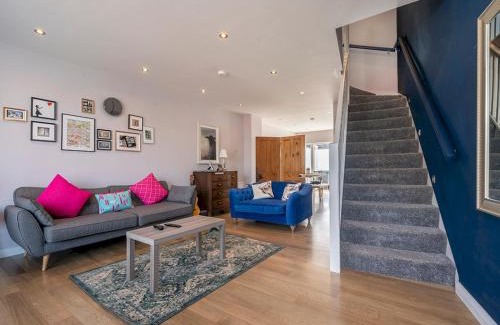 Queens Quarter Casa | Pass the Keys Luxury 2Bed 2Bath Townhouse - Perfect for Winter Stay