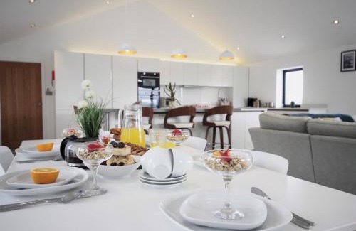 Bodorgan Casa | Pass the Keys Luxury Property with Stunning View
