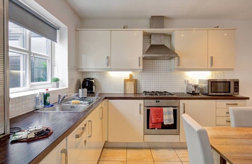 Wythenshawe Casa | Pass the Keys | Modern Townhouse With 3 Bathrooms