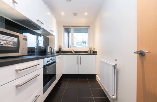 Whittington Apartamento | Pass the Keys | Modern 2 bedroom and 2 Bath Apartment in London