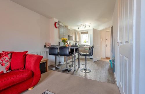 Telford Casa | Pass the Keys Modern Bright Home Bunk Beds GardenParking