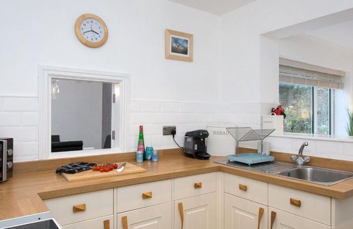 Amlwch Casa | Pass the Keys Modern Coastal Home in Bull Bay