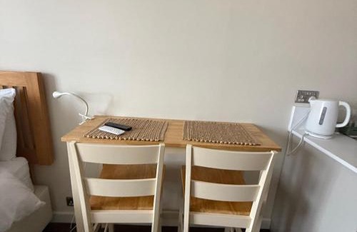 St. Margarets and North Twickenham Apartamento | Pass the Keys Modern Elegant Studio 20 Minutes to Central London