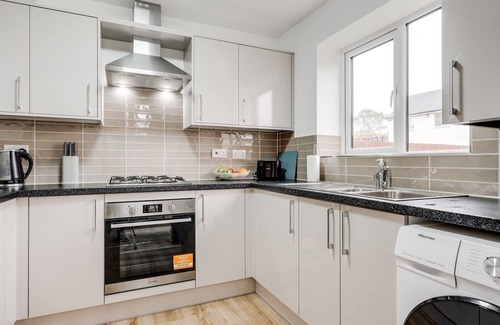 Kirkby Casa | Pass the Keys | Modern and Cozy Kirkby Retreat Parking Sleeps 5