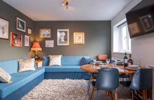 Roath Casa | Pass the Keys NEW Stylish & Elegant 2 Bed Apartment in the City!