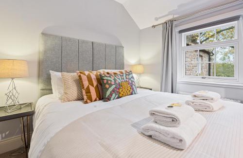 York Casa | Pass the Keys No. 4 - Oak Tree Cottage