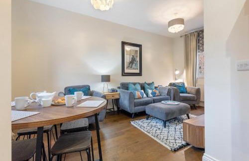York Casa | Pass the Keys No. 4 - Oak Tree Cottage