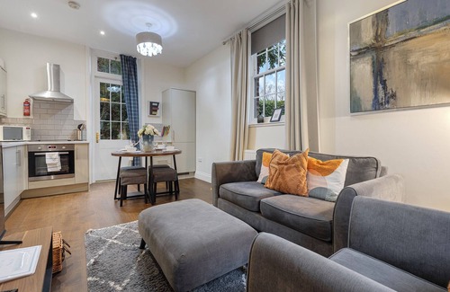 York Casa | Pass the Keys | No. 6 - Wisteria Cottage
