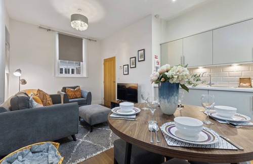 York Casa | Pass the Keys | No. 6 - Wisteria Cottage