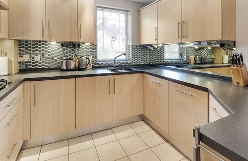 Five Oak Green Apartamento | Pass the Keys | Perfectly located spacious flat