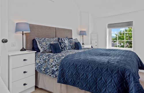 Lindale Casa | Pass the Keys | Renovated Luxurious Cottage in The Lake District