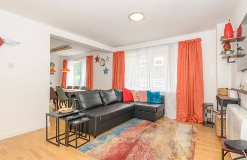 Roundhay Apartamento | Pass the Keys | Roundhay Retreat-Family Home next to Roundhay Park