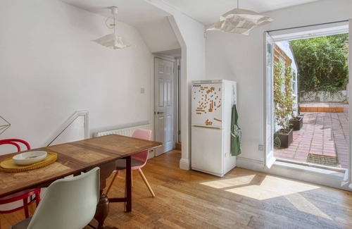 Thurlow Park Apartamento | Pass the Keys | SE24, 1BD apart with Kitchen, Parking, Terrace