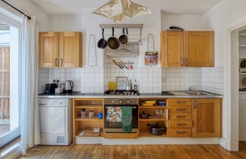 Thurlow Park Apartamento | Pass the Keys | SE24, 1BD apart with Kitchen, Parking, Terrace