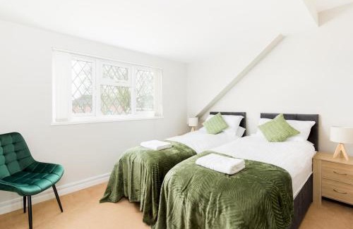 Leamington Spa Casa | Pass the Keys Self Contained 2 Bed with Parking Leamington Spa