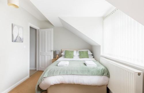 Leamington Spa Casa | Pass the Keys Self Contained 2 Bed with Parking Leamington Spa