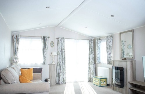 Minster on Sea Casa | Pass the Keys | Sheerness Holiday Caravan for 6