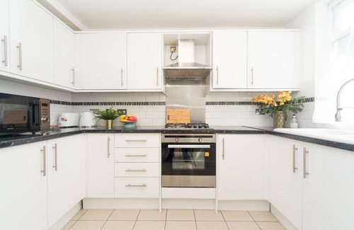 Barnehurst Casa | Pass the Keys | Spacious 4 Bed House Free Parking Near Station