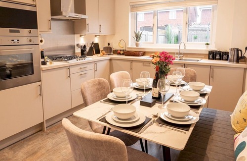 Wirral Casa | Pass the Keys | Spacious family home Sleeps 7 Upton Wirral