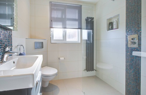 Sandon Casa | Pass the Keys | Spacious House Near Chelmsford