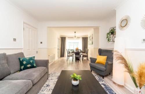 Barnehurst Casa | Pass the Keys Spacious 4 Bed House Free Parking Near Station