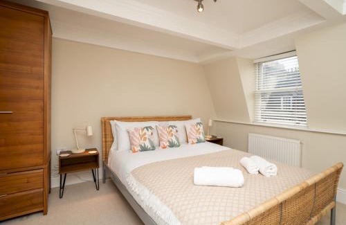 Upper Town Apartamento | Pass the Keys Spacious 3 bed apartment in prime central location