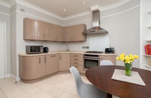 Upper Town Apartamento | Pass the Keys Spacious 3 bed apartment in prime central location