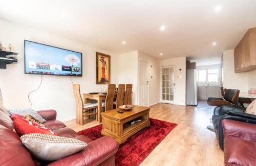 Thamesmead Casa | Pass the Keys Spacious Cosy Home Close To London Abbey Wood
