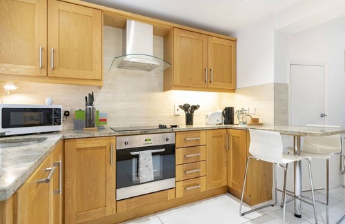 Belfast City Centre Casa | Pass the Keys | Spacious Home Rooftop Terrace Cafes Bars