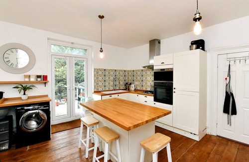 Adamsdown Apartamento | Pass the Keys | Spacious 3 Bedroom Apartment Close to City Centre